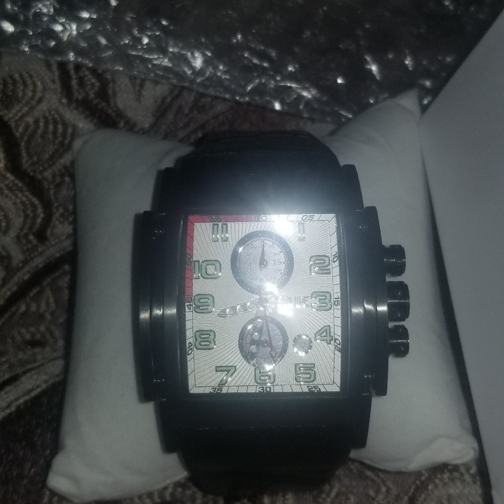 Equipe quartz watch